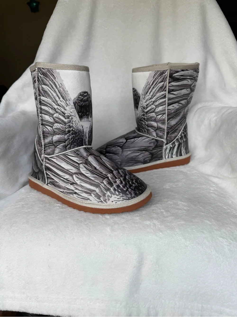 Women’s Winter Boots with Angel Wing Print Plush Fleece Lining Size 40